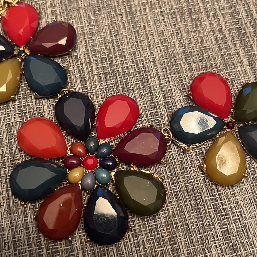 Flower Necklaces - Picture 3 of 9